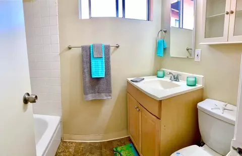 2001 Pacific Coast Hwy, Hermosa Beach, CA 90254