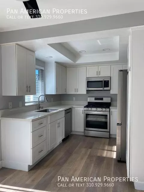 560 Copper Dr, Vista, CA 92083