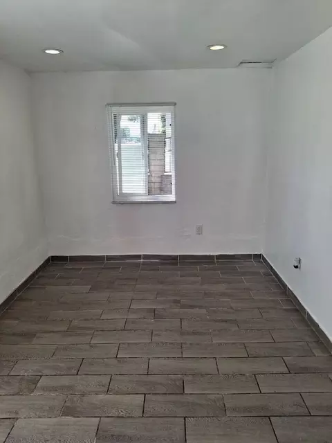72297233 Somerset Blvd, Paramount, CA 90723 photo 4