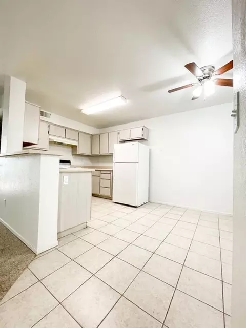 3207 W Shields Ave, Fresno, CA 93722