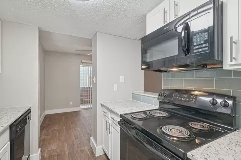 3900 Investor Dr, Dallas, TX 75237 photo 12