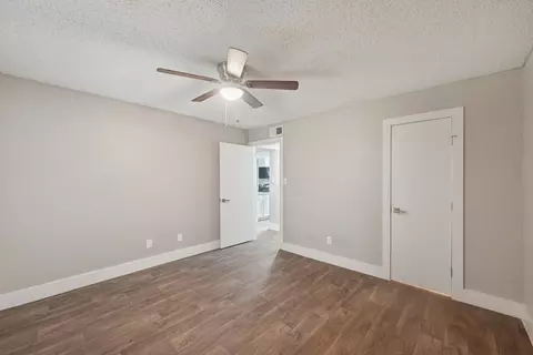 3900 Investor Dr, Dallas, TX 75237 photo 16