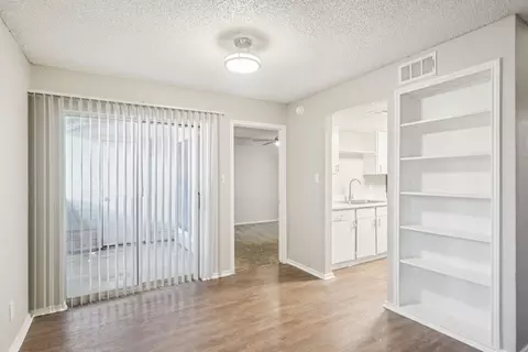 3900 Investor Dr, Dallas, TX 75237 photo 27