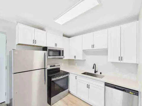 185 Saxony Rd, Encinitas, CA 92024