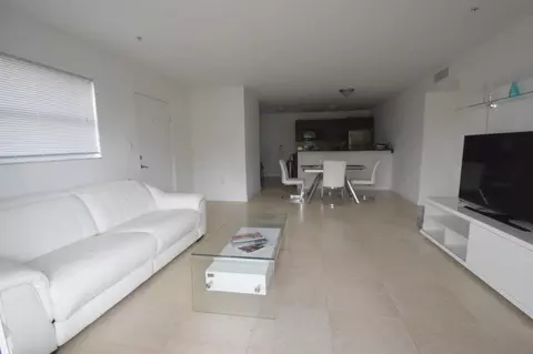 4137 Stirling Rd, Fort Lauderdale, FL 33314