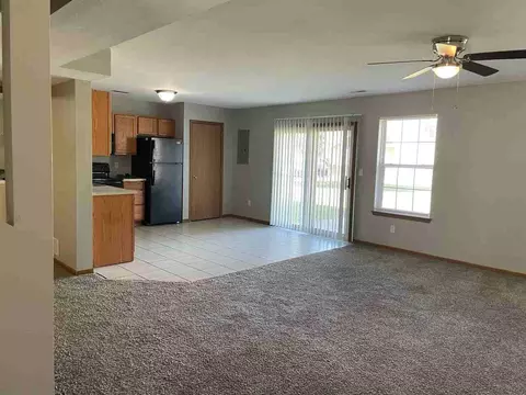 4912 Alpine Ridge Dr, Columbia, MO 65202