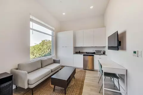1705 Mandela Pkwy, Oakland, CA 94607 photo 3