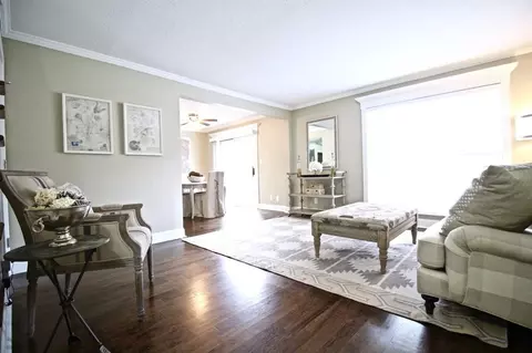 4427 Holly St, Kansas City, MO 64111
