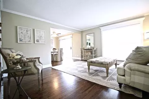 4427 Holly St, Kansas City, MO 64111