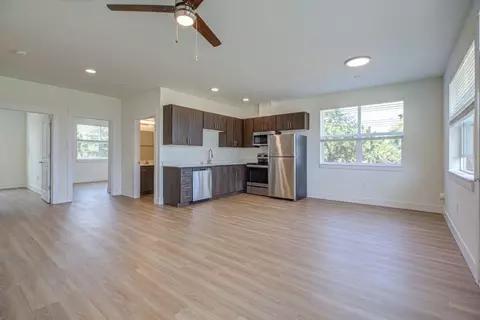 4242 E 18th St, Vancouver, WA 98661