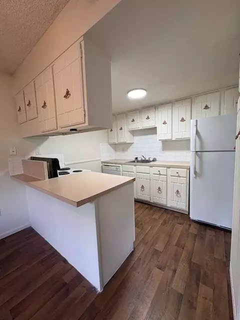 915 Carr St, Lakewood, CO 80214