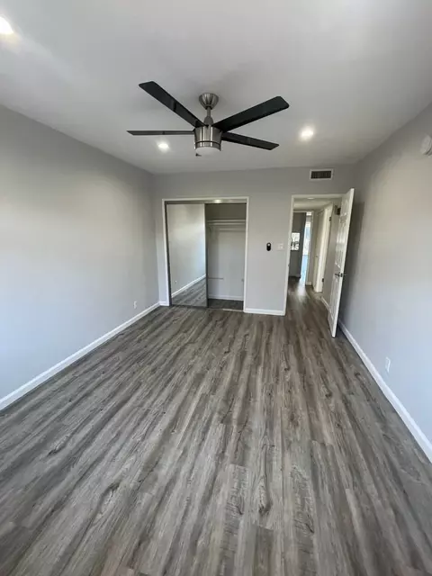 330 N Crescent Dr, Beverly Hills, CA 90210