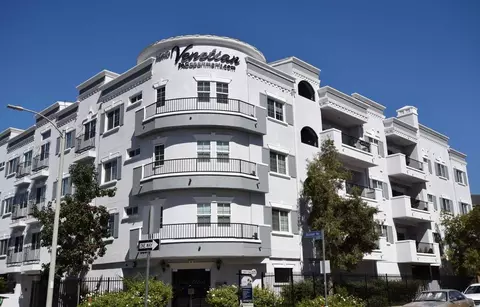5500 Bonner Ave, Los Angeles, CA 91601