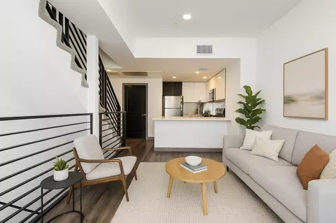 7036 La Tijera Blvd, Los Angeles, CA 90045