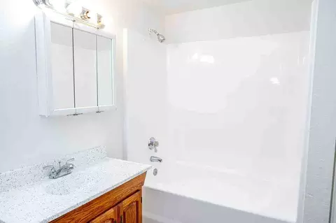 12100 Birch Ave, Hawthorne, CA 90250 photo 8