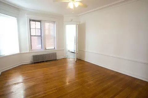 5325 S Hyde Park Blvd, Chicago, IL 60615