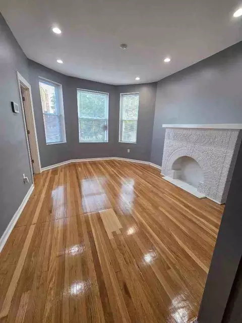 4940 W Van Buren St, Chicago, IL 60644
