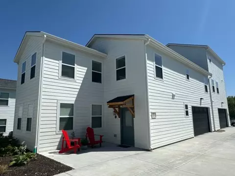 13041 Cornhusker Rd, Omaha, NE 68138