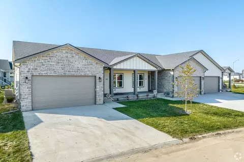105 S Marigold Ave, West Des Moines, IA 50266