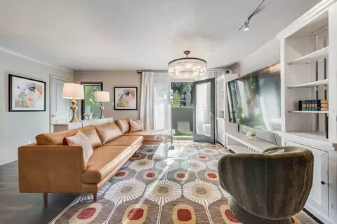 6011 Gaston Ave, Dallas, TX 75214