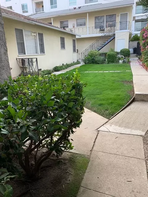 449 N Oakhurst Dr, Beverly Hills, CA 90210 photo 3