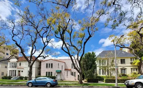 449 N Oakhurst Dr, Beverly Hills, CA 90210