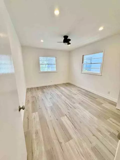 449 N Oakhurst Dr, Beverly Hills, CA 90210 photo 10