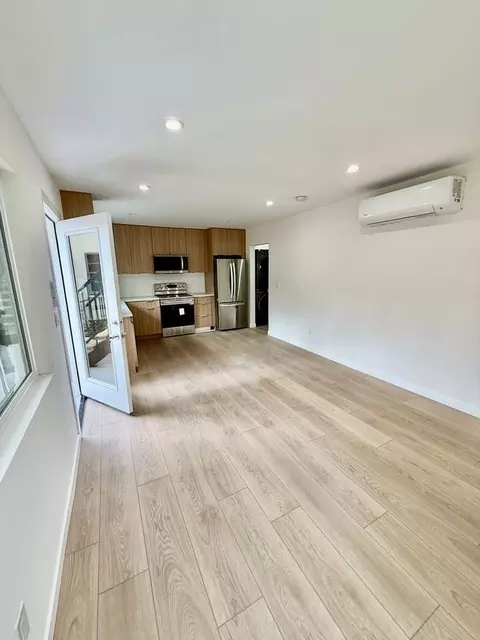 449 N Oakhurst Dr, Beverly Hills, CA 90210 photo 19