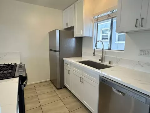 755 Gaviota Ave, Long Beach, CA 90813