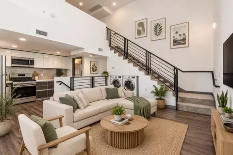 5812 Virginia Ave, Los Angeles, CA 90038