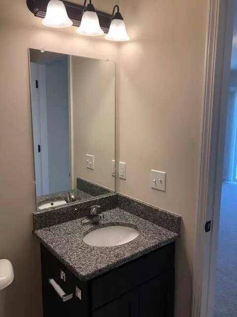 8213 Promenade Cir, Utica, MI 48316