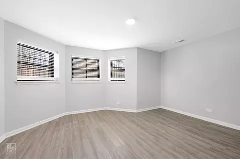 5032 S Saint Lawrence Ave, Chicago, IL 60615 photo 12