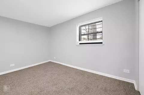 5032 S Saint Lawrence Ave, Chicago, IL 60615 photo 13