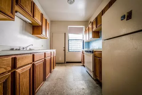 5032 S Saint Lawrence Ave, Chicago, IL 60615 photo 6