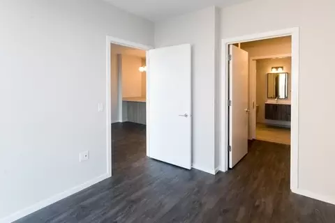 5252 S Cornell Ave, Chicago, IL 60615 photo 5