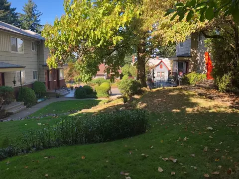 6634 E Burnside St, Portland, OR 97215