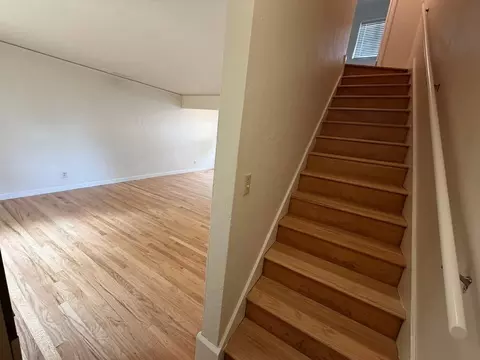 6634 E Burnside St, Portland, OR 97215