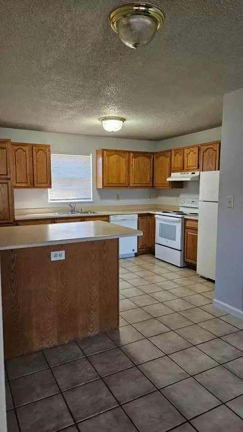 Jefferson Ave, Evansville, IN 47714