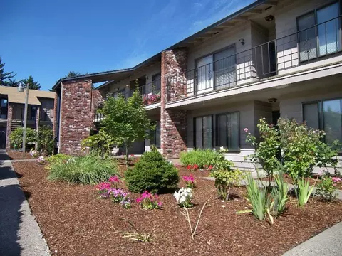 7427 SE Division St, Portland, OR 97206