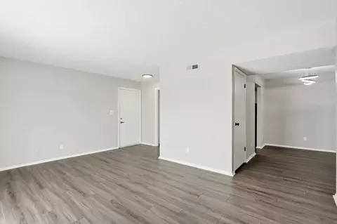 8444 Rothbury Dr, Indianapolis, IN 46260 photo 9