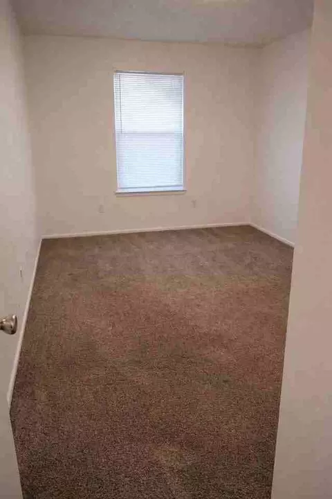 802 Matthew St, Sundown, TX 79372 photo 3