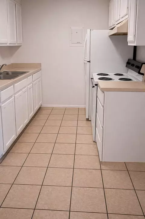 802 Matthew St, Sundown, TX 79372 photo 5