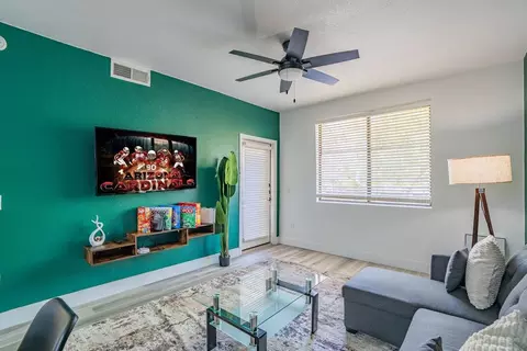 6610 N 93rd Ave, Glendale, AZ 85305