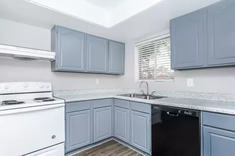 910 Cypress Station Dr, Houston, TX 77090