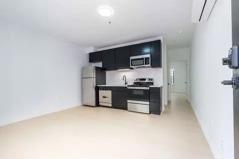 3003 W Glenwood Ave, Philadelphia, PA 19121