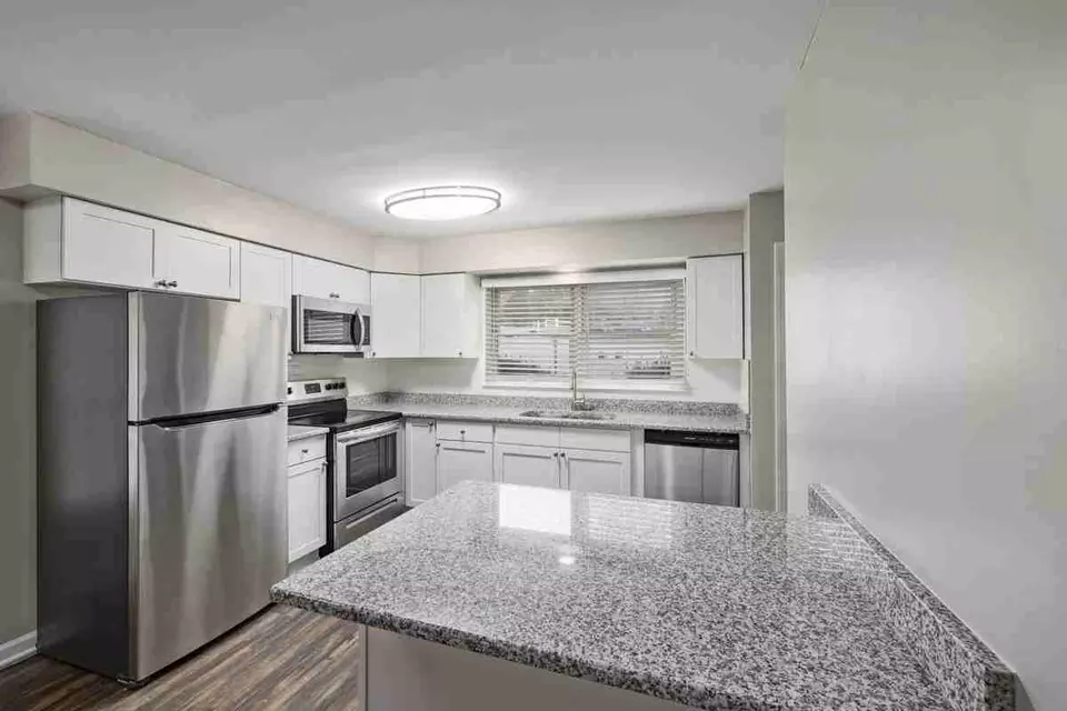  100 Regent Pl, Chapel Hill, NC 27514 photo 7