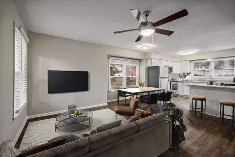 100 Regent Pl, Chapel Hill, NC 27514