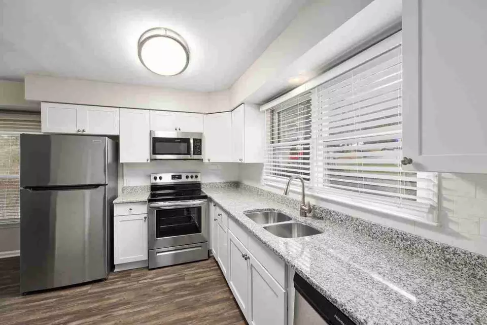  100 Regent Pl, Chapel Hill, NC 27514 photo 8