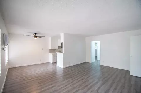 11255 Camarillo St, Los Angeles, CA 91602