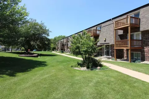 2206 Thunder Ridge Blvd, Cedar Falls, IA 50613